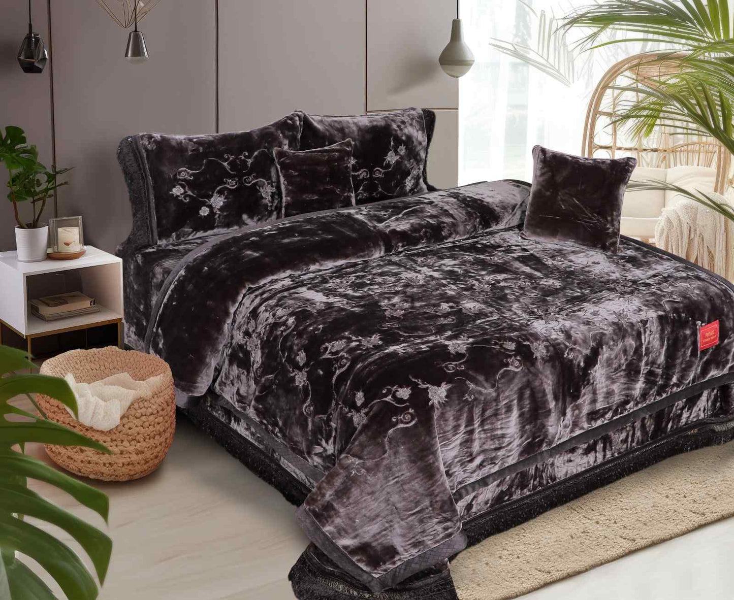 Golden Dreams 6 Piece Bedding Set