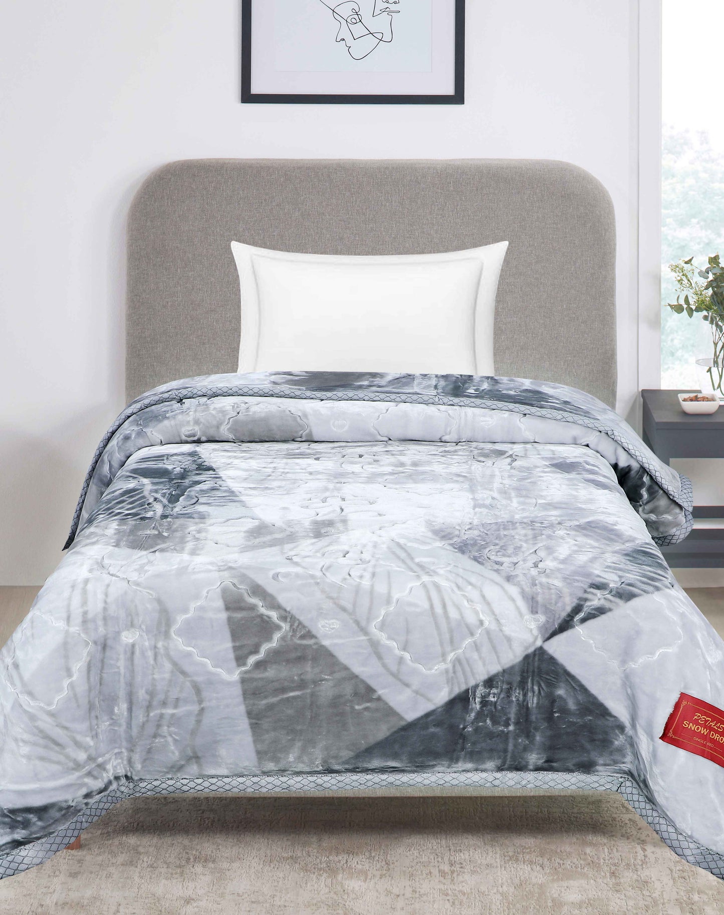 Snow Drop Single Bed Blanket (900 GSM)