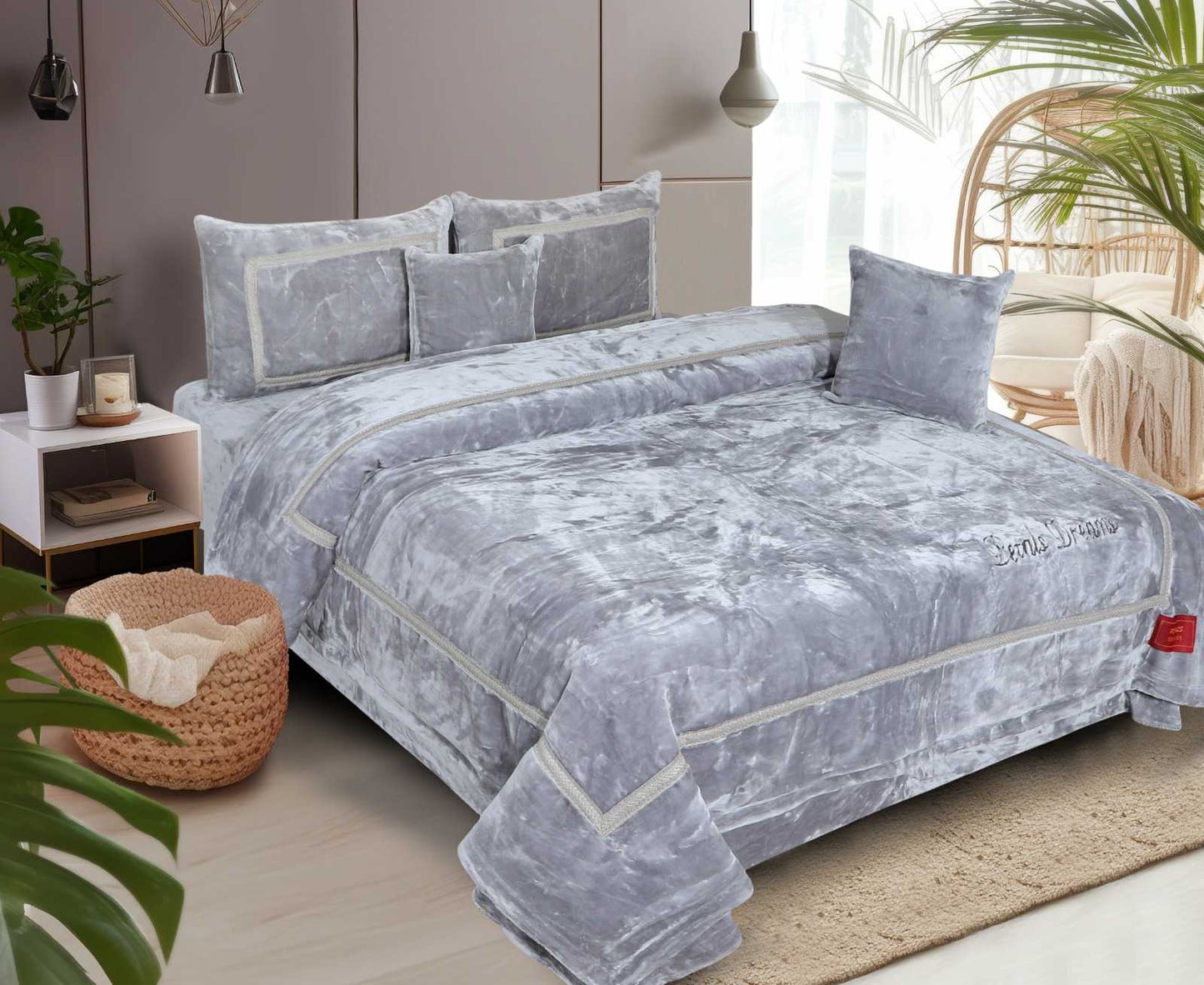 Dreams 6 Piece Bedding Set