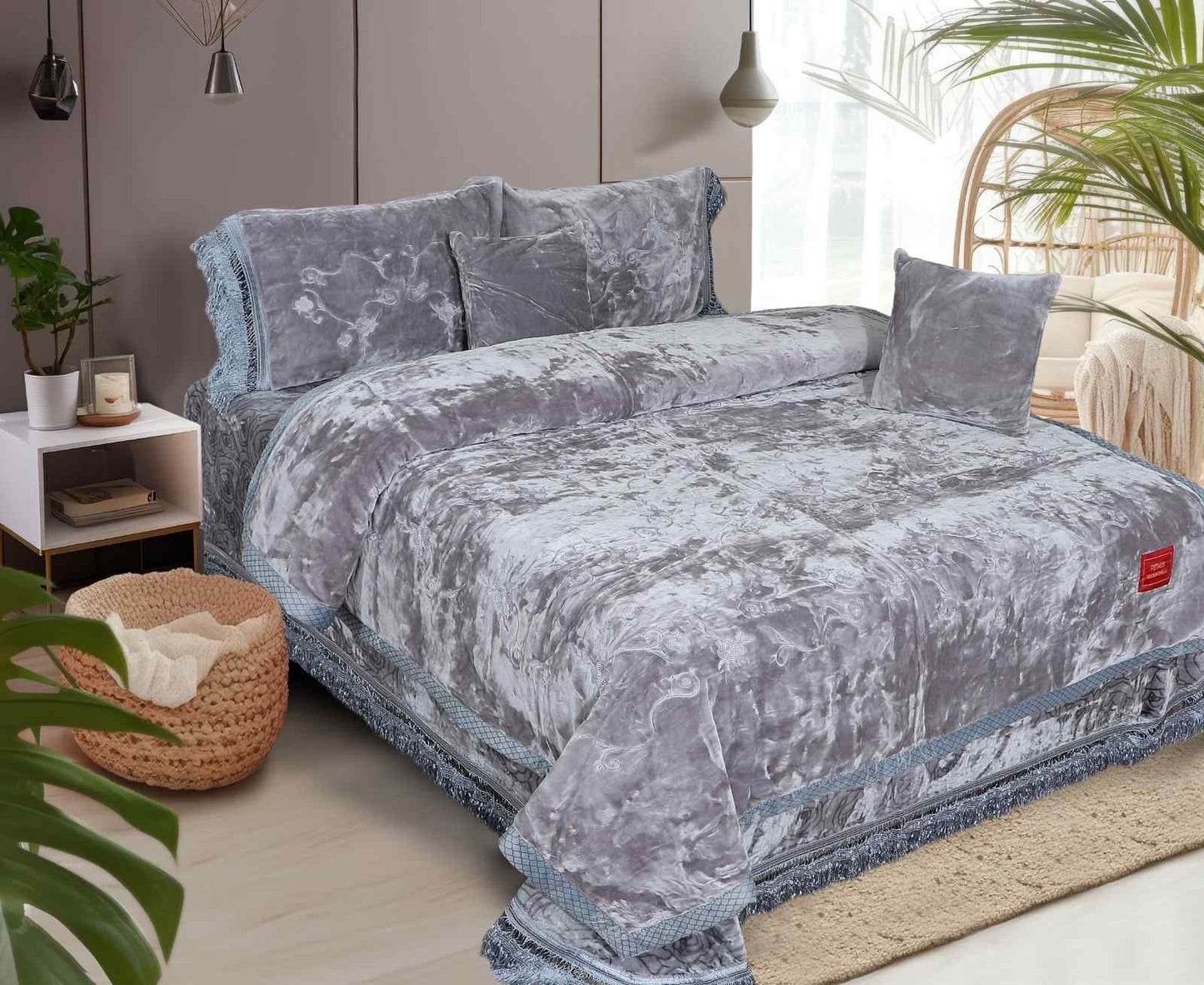 Golden Dreams 6 Piece Bedding Set